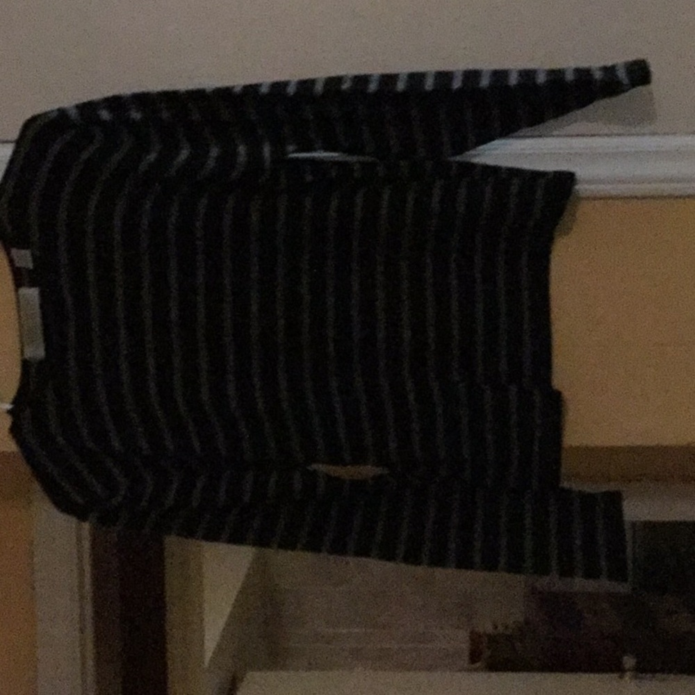 100% Cashmere sweater   Valerie Stevens